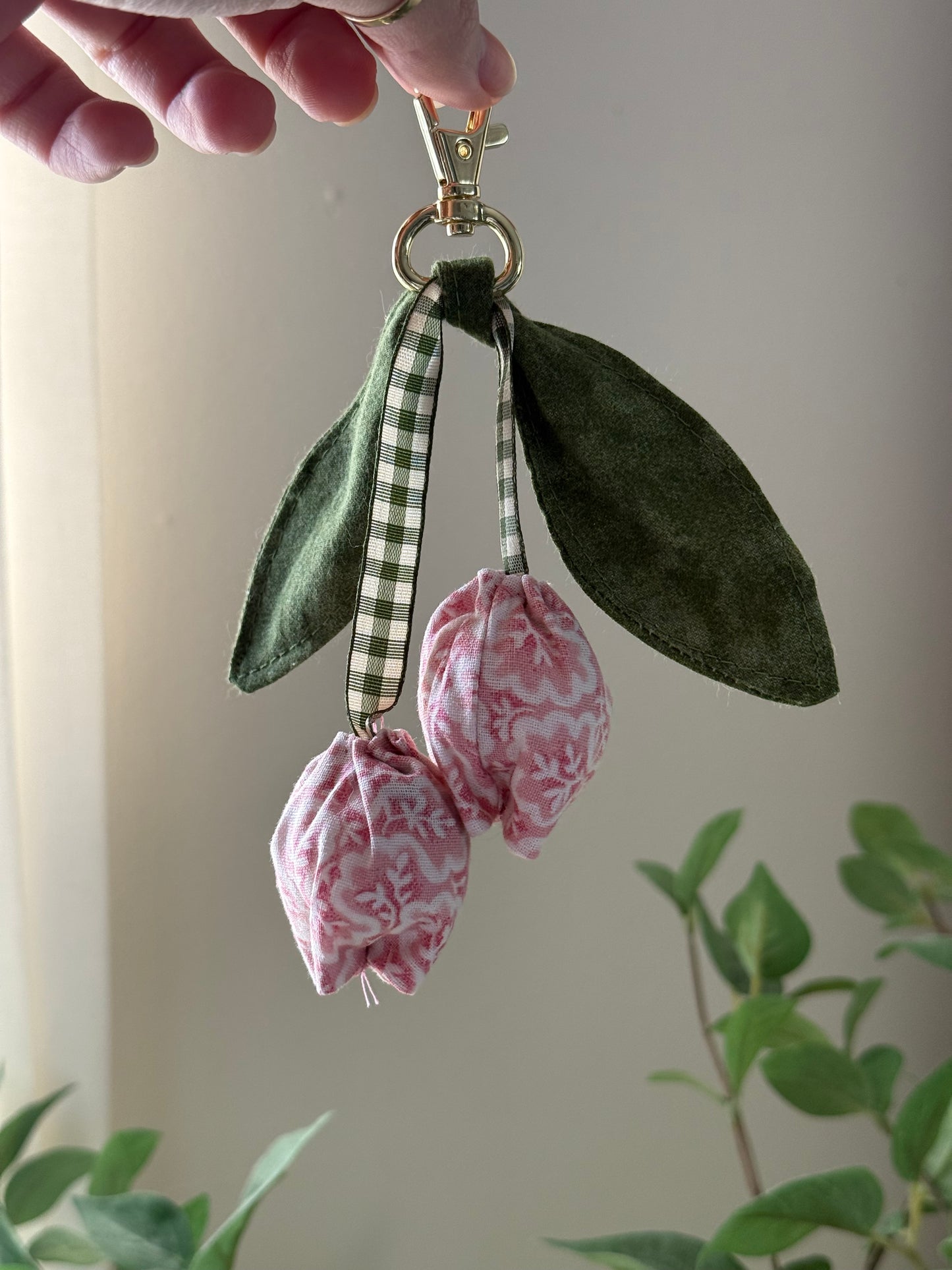 pink tulip bag charm (2 flower)