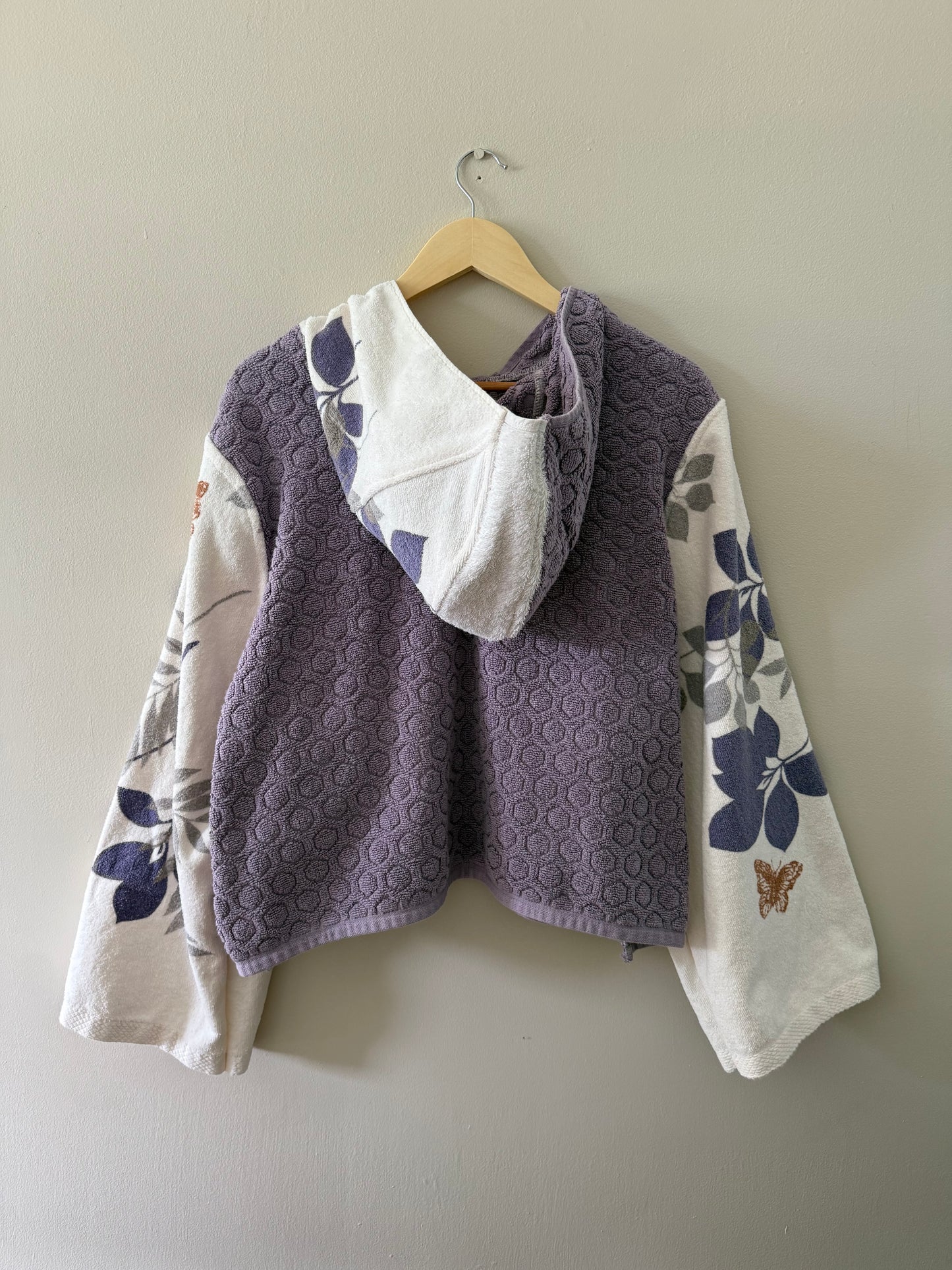 towel hoodie (lavender butterfly)