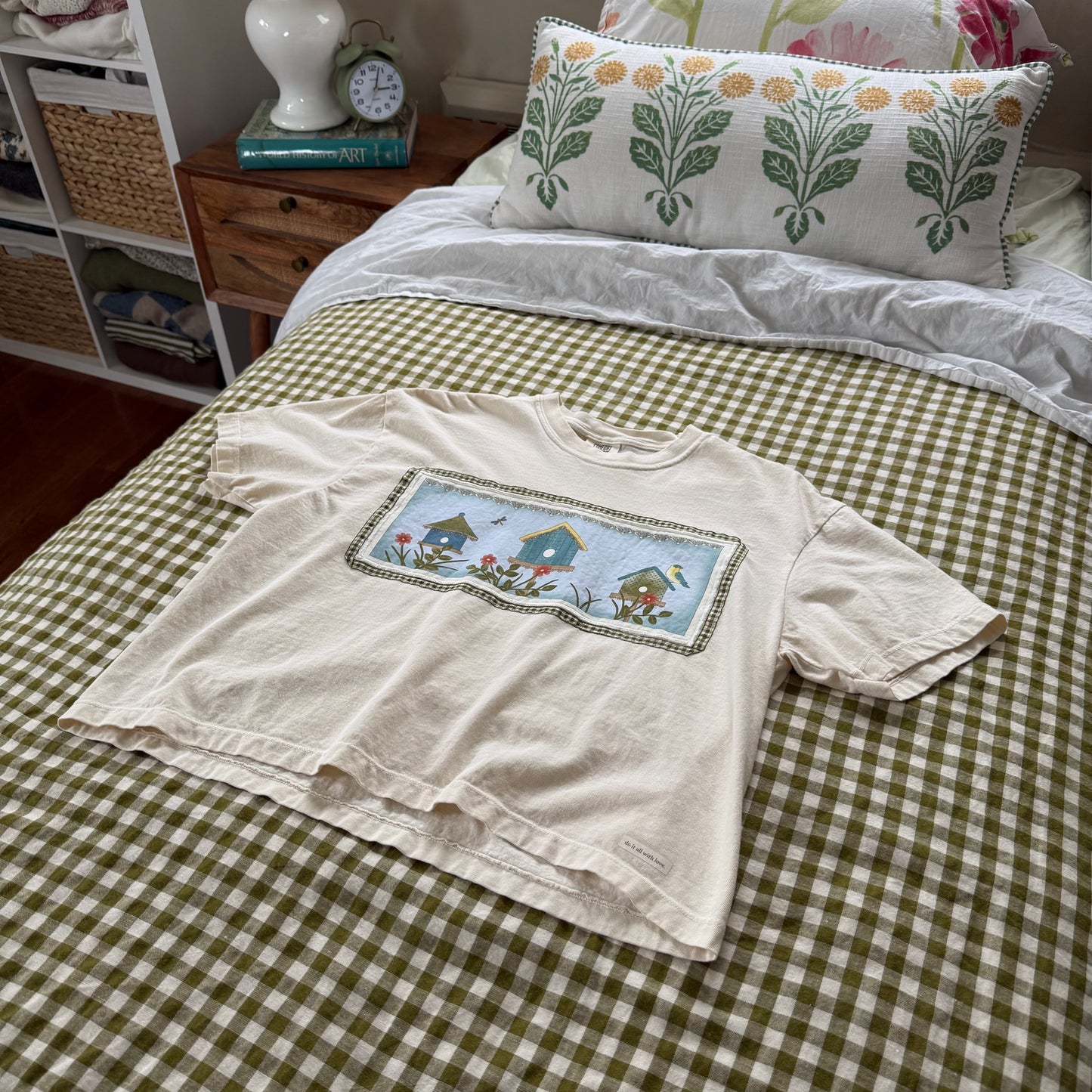 crop tee (bird houses)