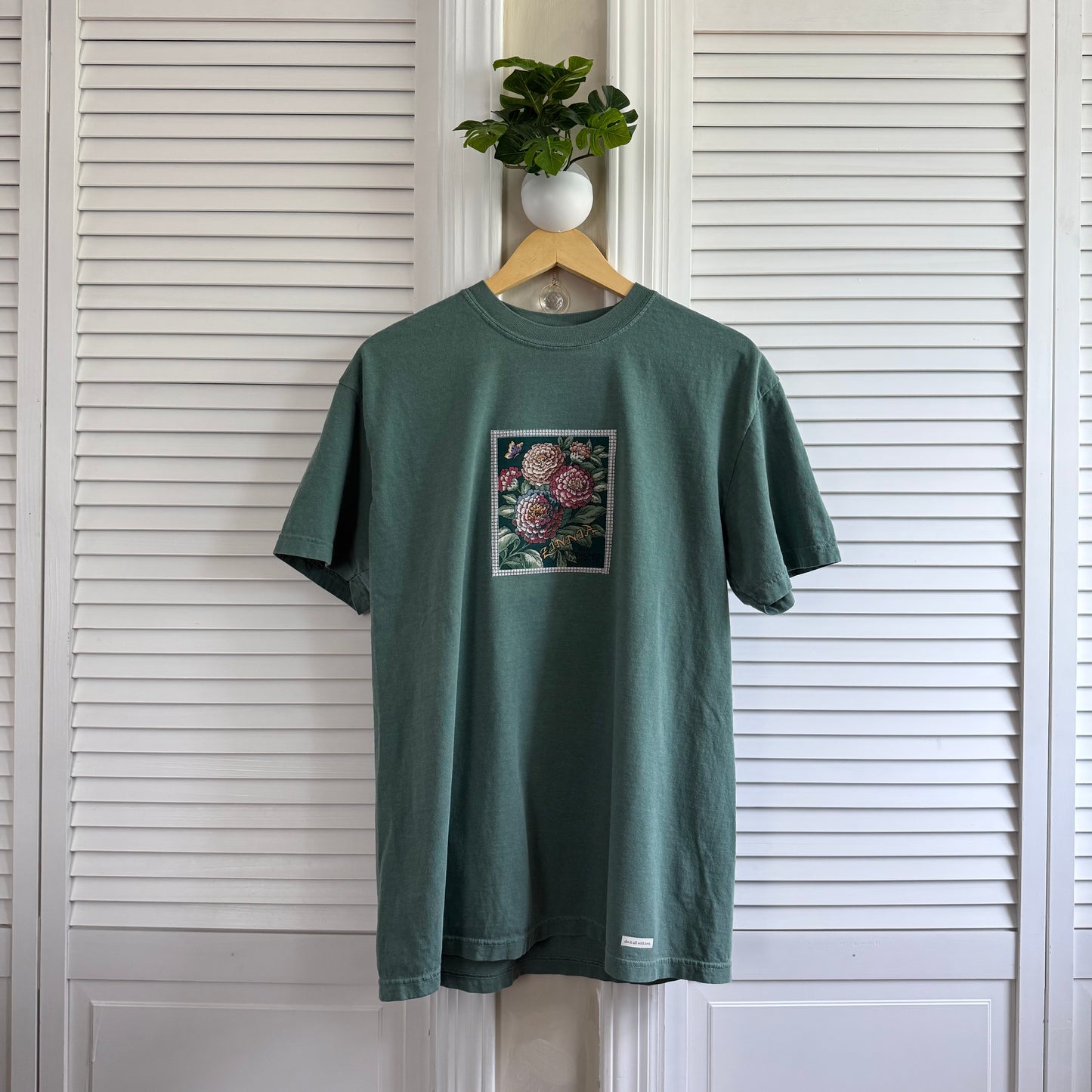tee (zinnia)