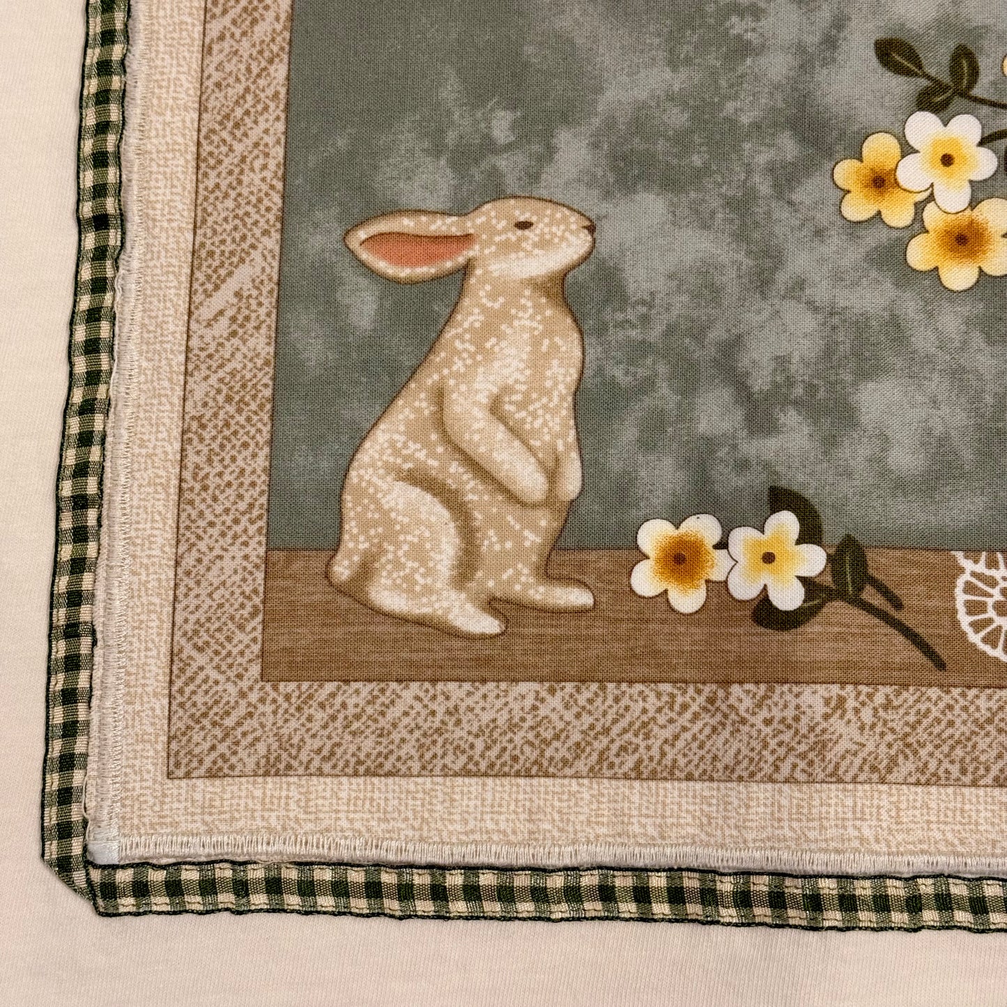 crop tee (bunny bouquet)