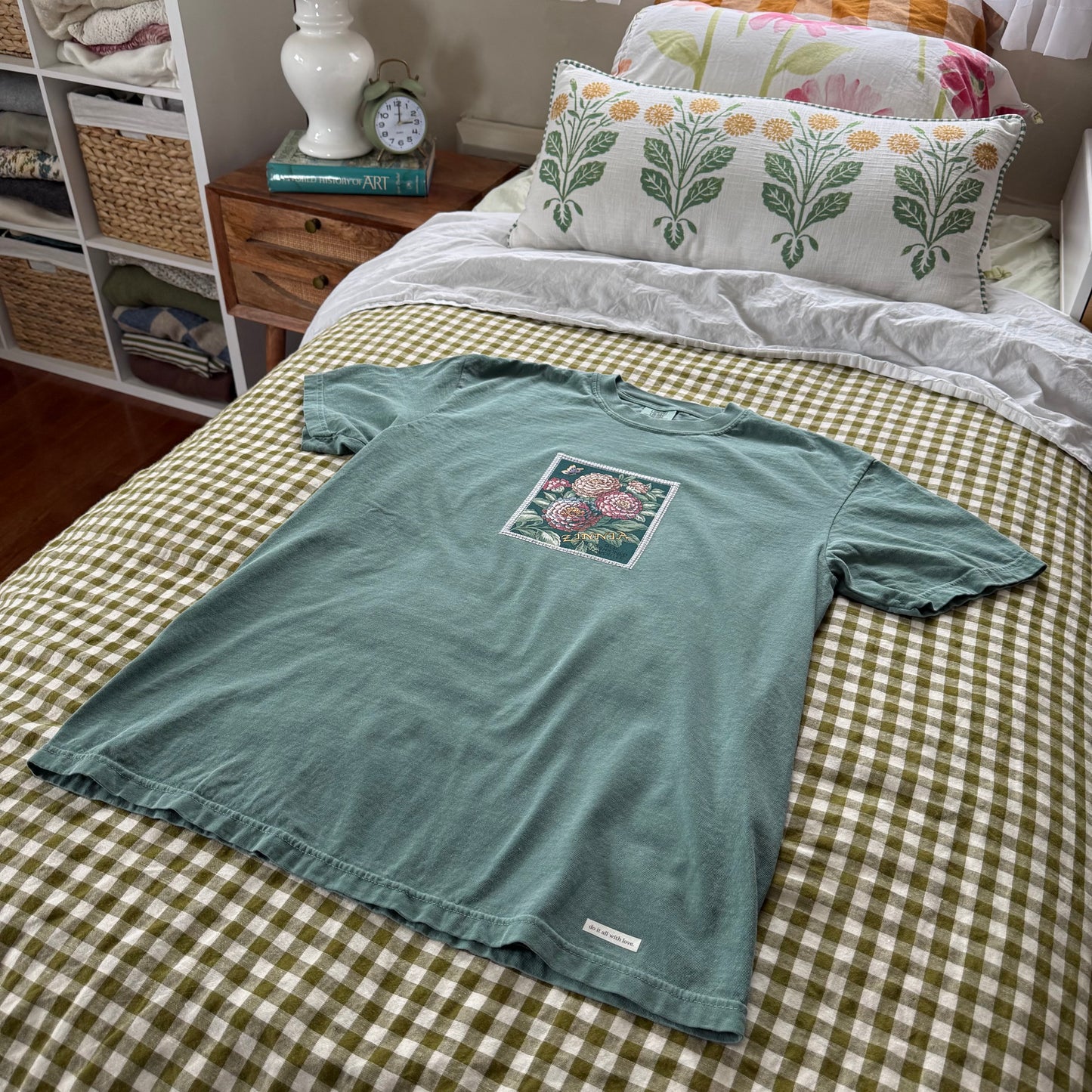 tee (zinnia)