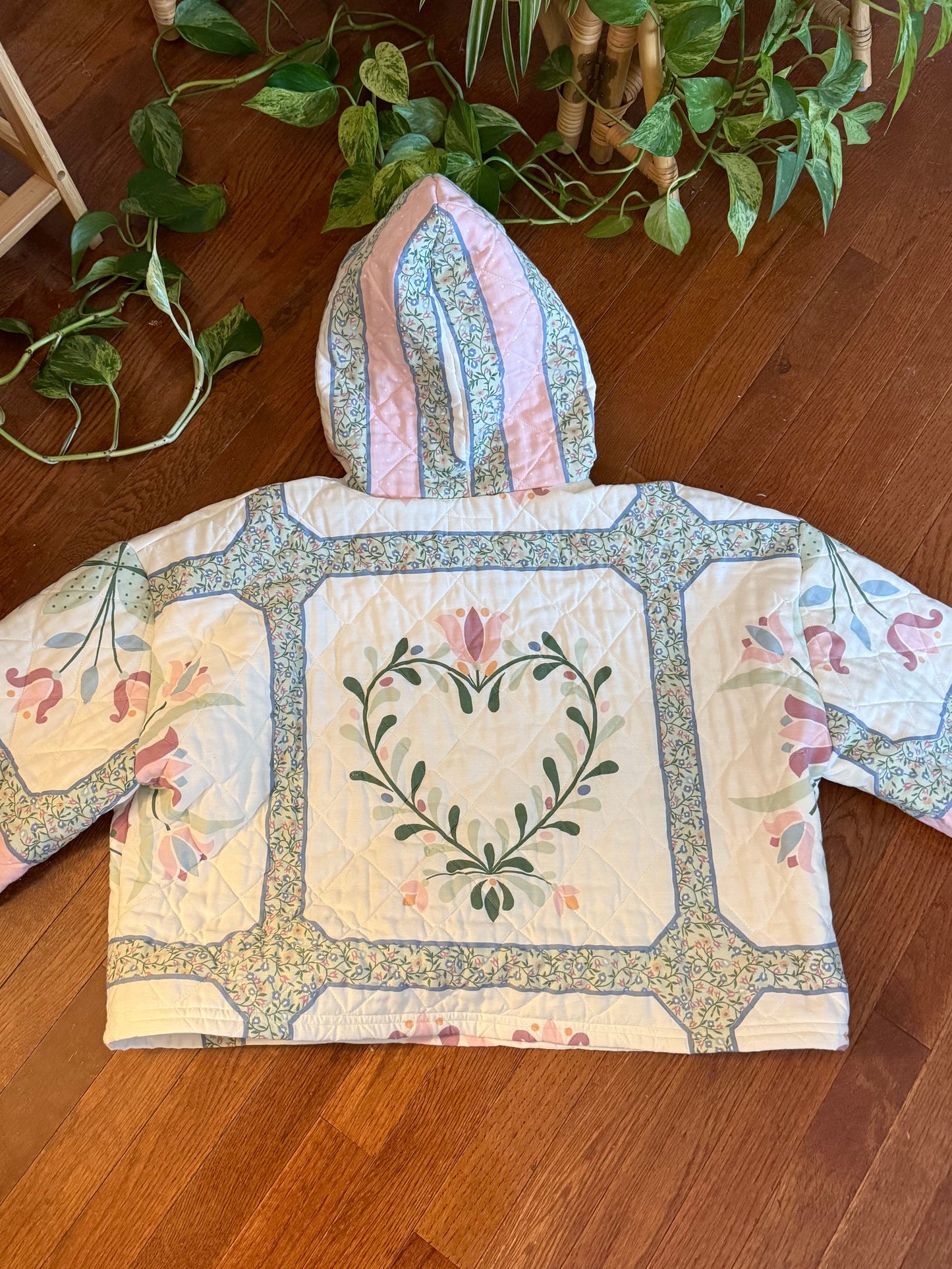 hoodie (heirloom heart)