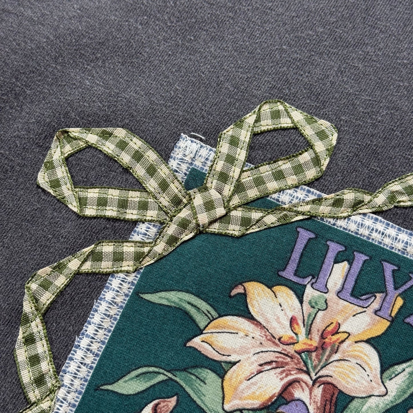 bow crop tee (lily)