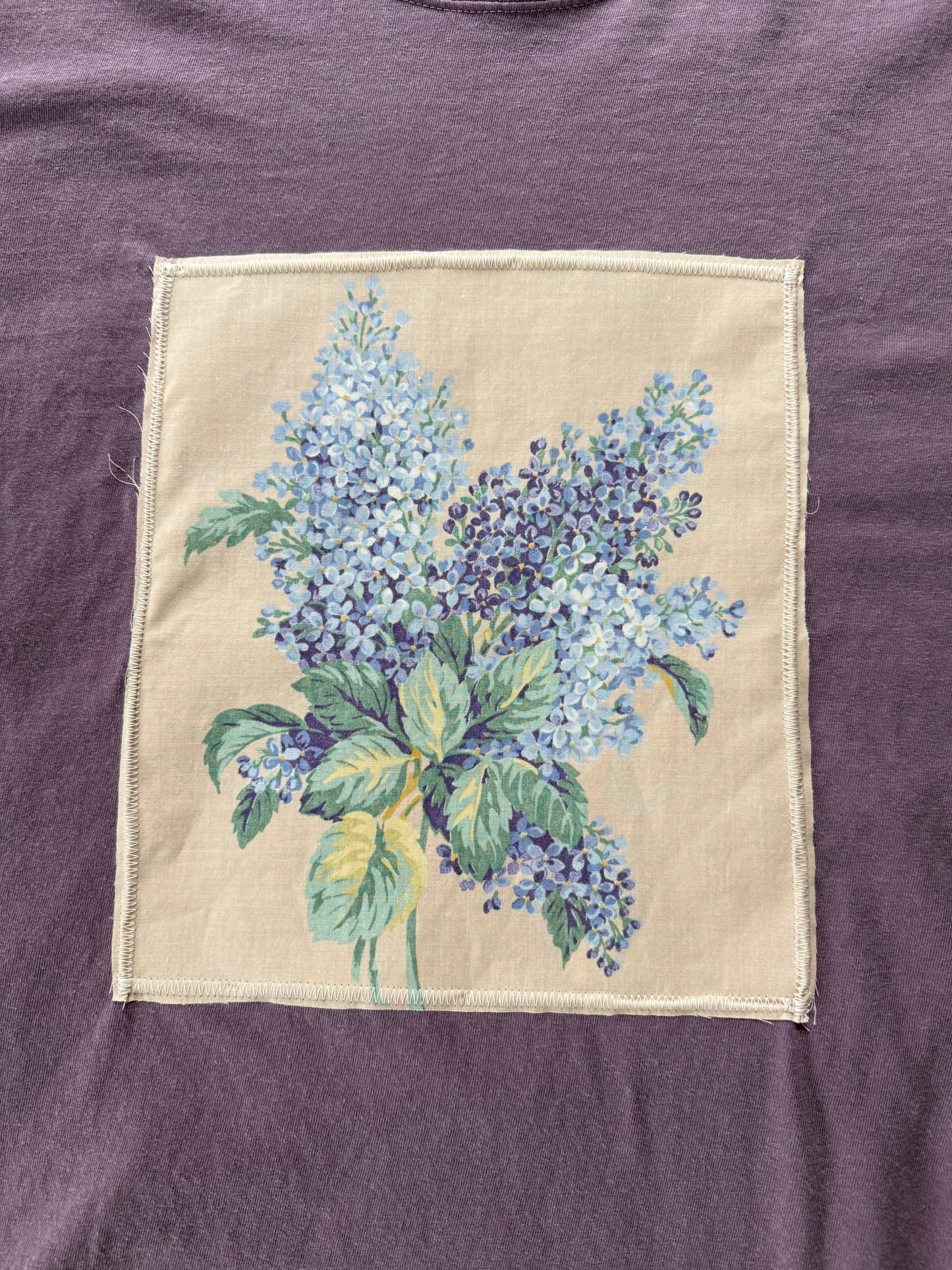 tee (lilac)